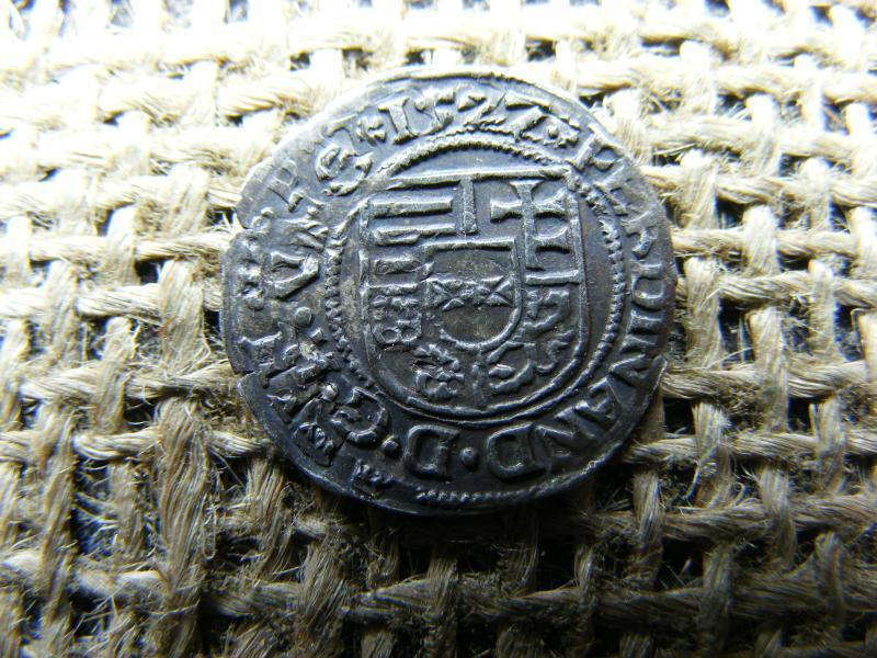 Ferdinánd ezüst dénár, 1527, egyenes címer, verdehibás