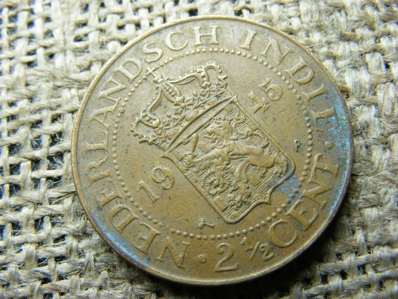 Holland India 2 1/2 cent, 1945
