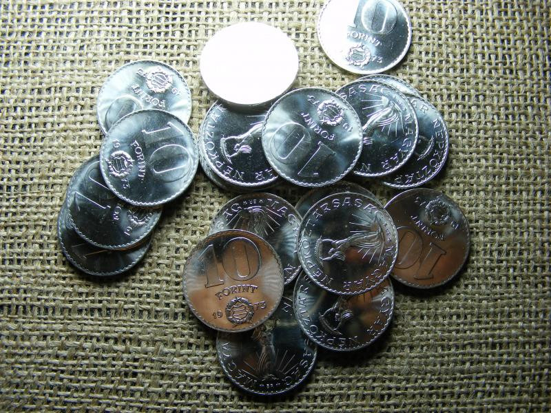 10 forintos érme, 1973, verdehibás, ritka