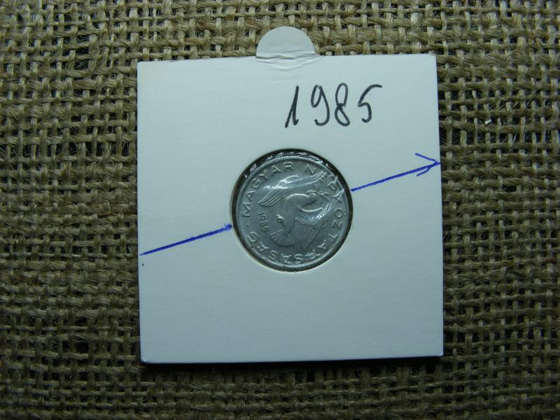 10 fillér 1985, verdehibás, elfordult