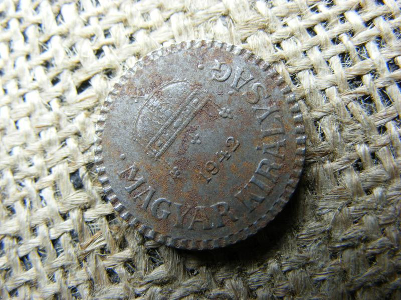 2 fillér 1942, rovátkolt