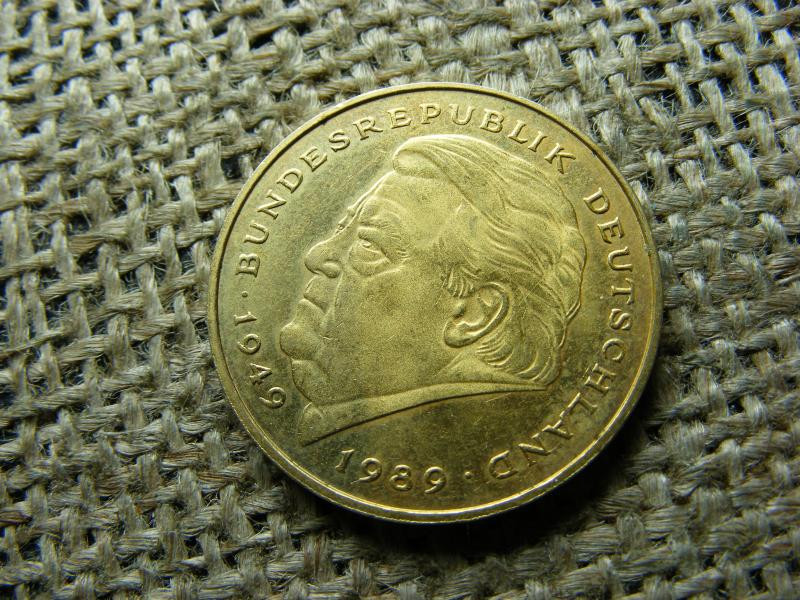 2 márka érme, 1990, aranyozott
