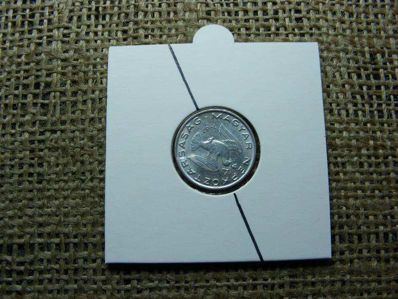 10 fillér, 1987, verdehibás, elfordult