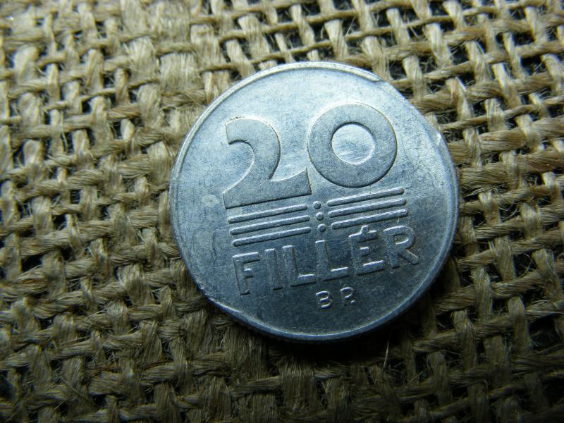 20 fillér, 1989, 2x kicsípett, hibás, verdeibás