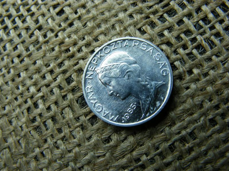 5 fillér, 1985, verdehibás, elfordított