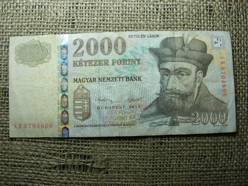 2000 forintos bankjegy, 2013, 2 aláírás