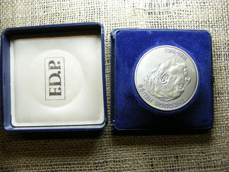 Theodor Heuss Emlékérem, 1884-1963, FDP 25 éves