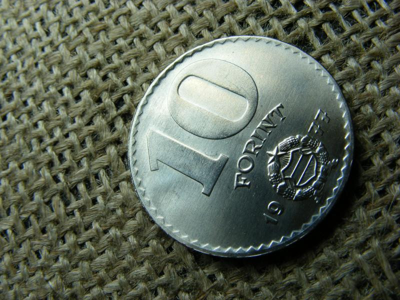 10 forintos érme, 1977