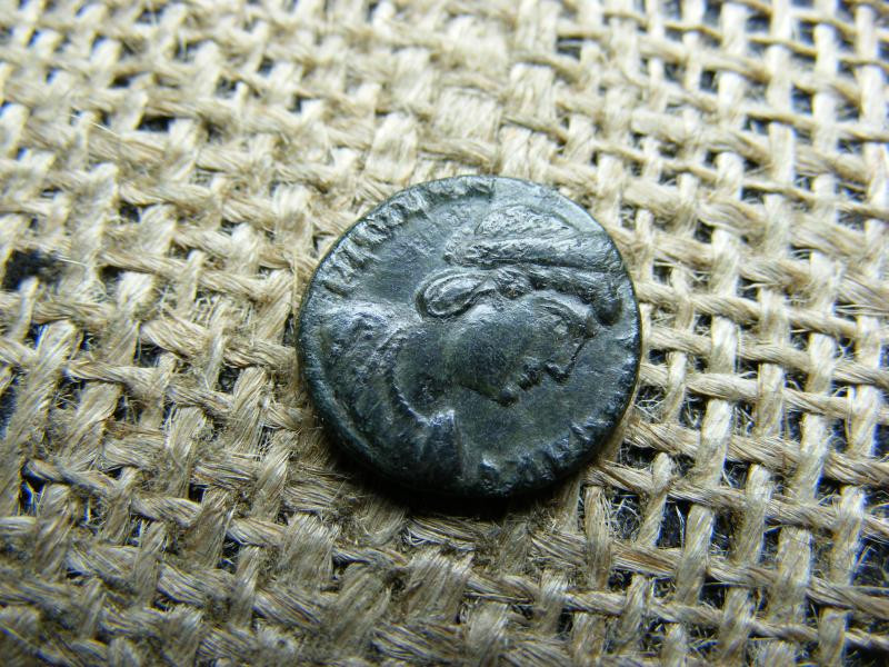 Helena Follis, 320-330, ritkább veret