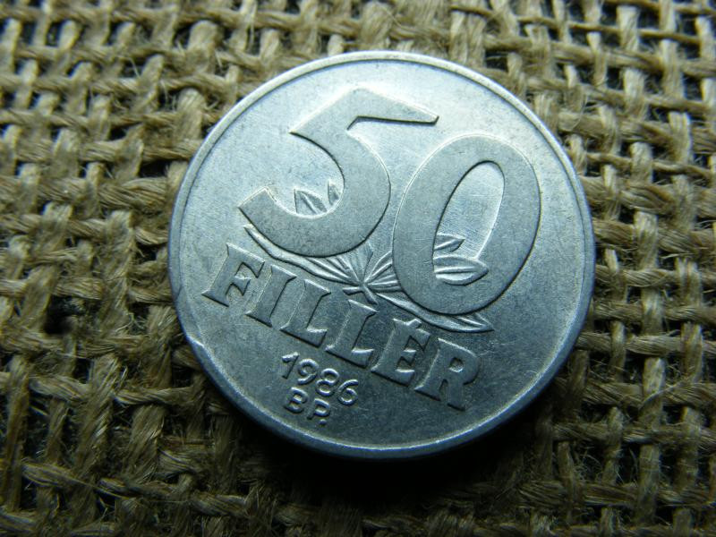 50 fillér 1986, verdehibás, kicsípett