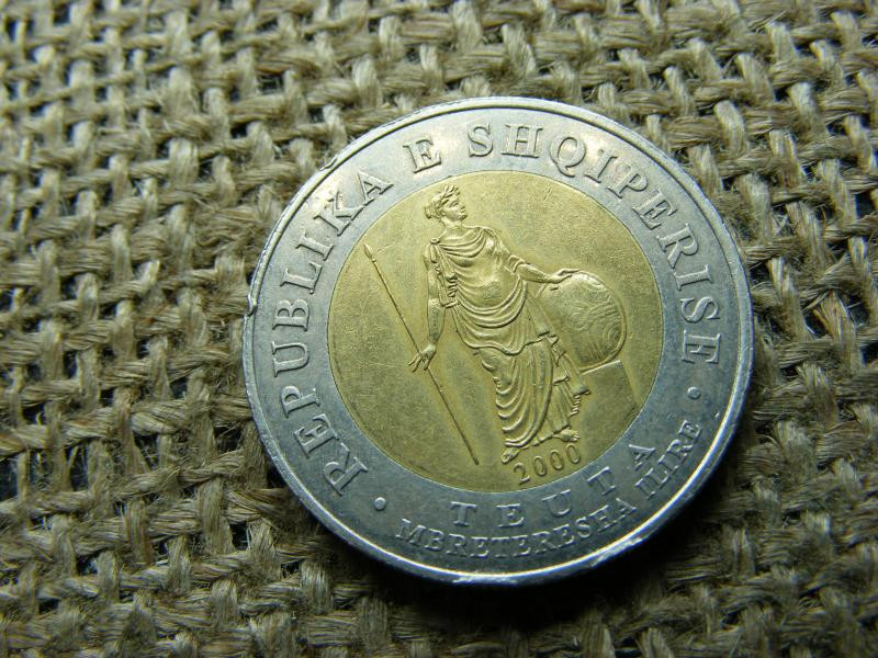 Albánia 100 leke, 2000