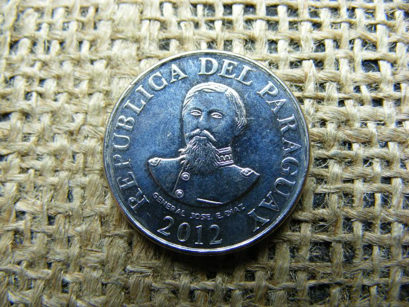 Paraguay 100 Guaraníes, 2012, fémpénz