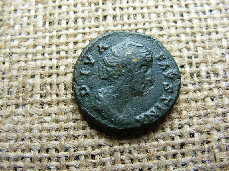 Diva Faustina Dupondius, 161-176, javított, eredeti