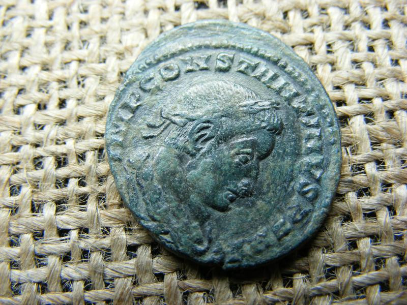 Nagy Konstantin Follis, 4. század, ritka verde