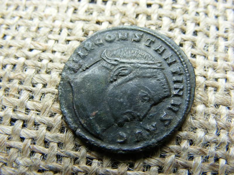 Nagy Konstantin Follis, 4. század, ritkább verde
