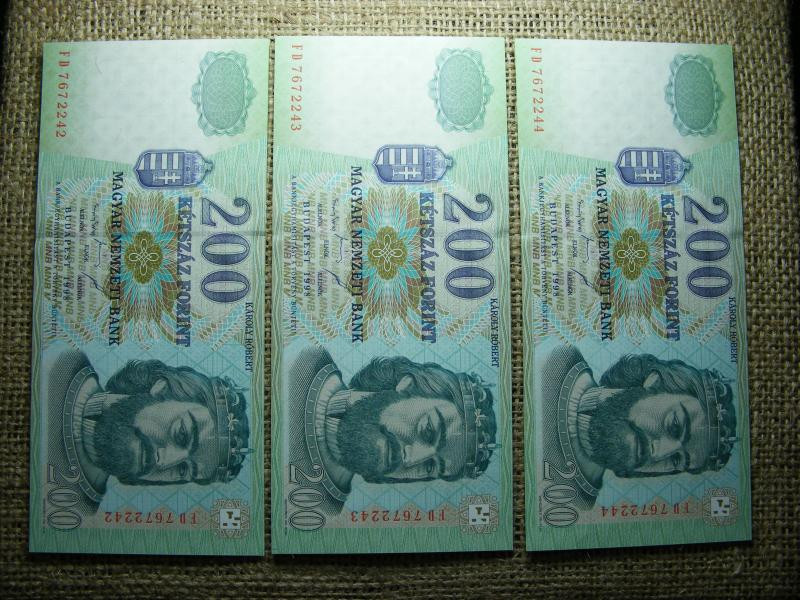 200 forintos bankjegy, 1998, 3db sorszámkövető, UNC