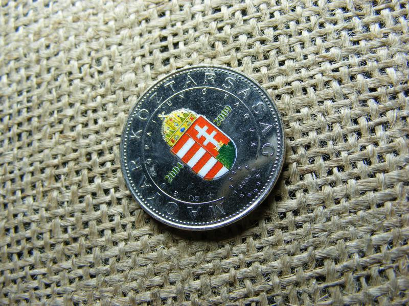 50 forintos érme, 2004, EU csatlakozás, festett