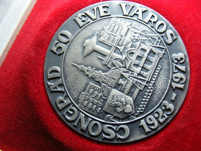 Csongrád 50 Éve Város Érme, 1923-1973, Díszdobozban