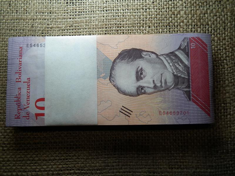 Venezuela 10 bolivares, 2018, 100 db banki köteg