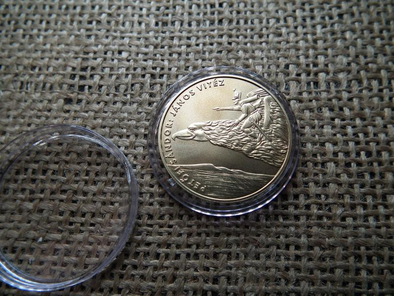200 forintos érme, 2001, BU, János Vitéz