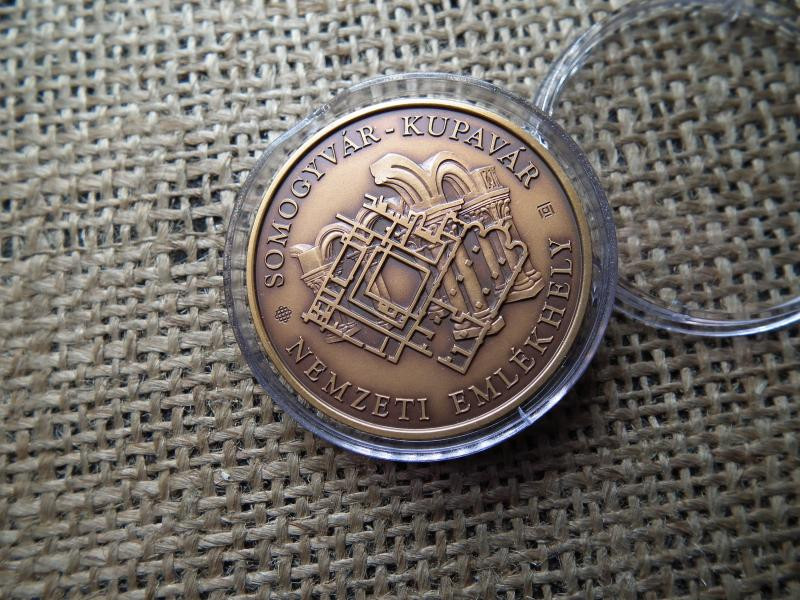2000 forintos érme, 2014, Somogyvár - Kupavár