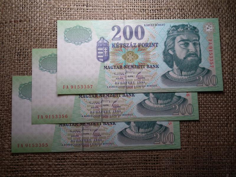 200 forintos bankjegy, 1998, 3 db sorszámkövető UNC