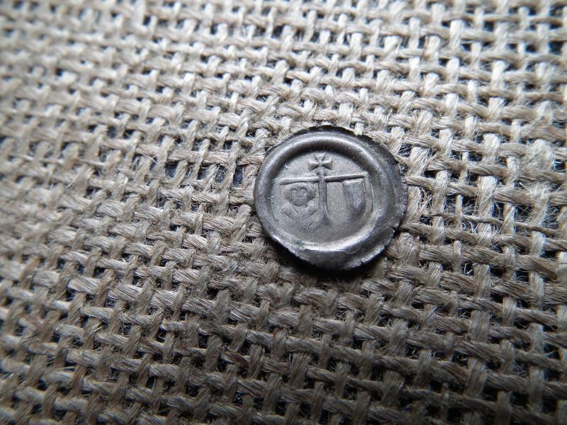 Halberstadt Domkapitel Hohlpfennig, 13. század, ezüst bracteata