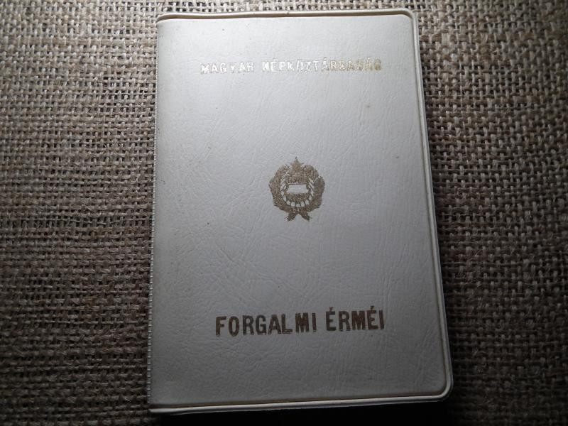 Fóliás forgalmi sor, 1972, műbőrtokos