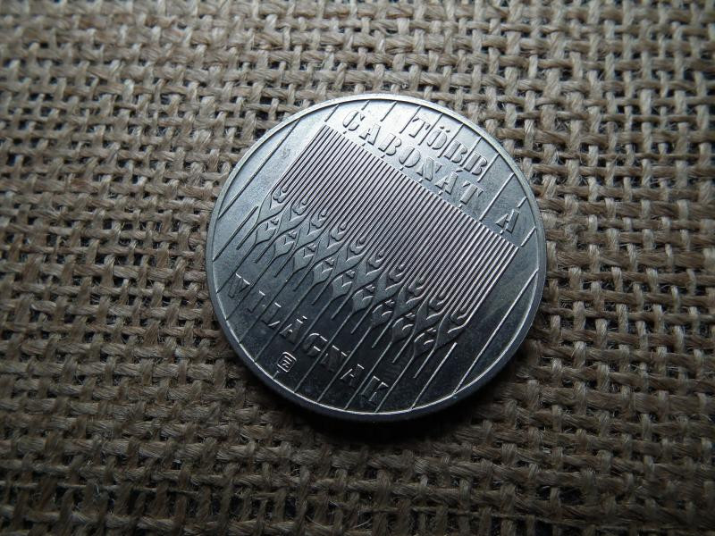 100 forintos érme, 1983, FAO, BU