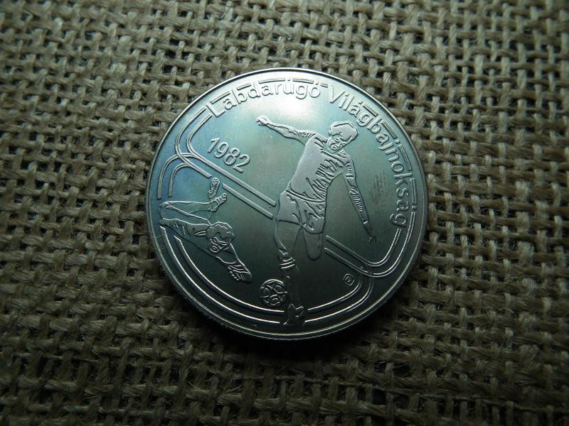 100 forintos érme, 1982, BU, Foci