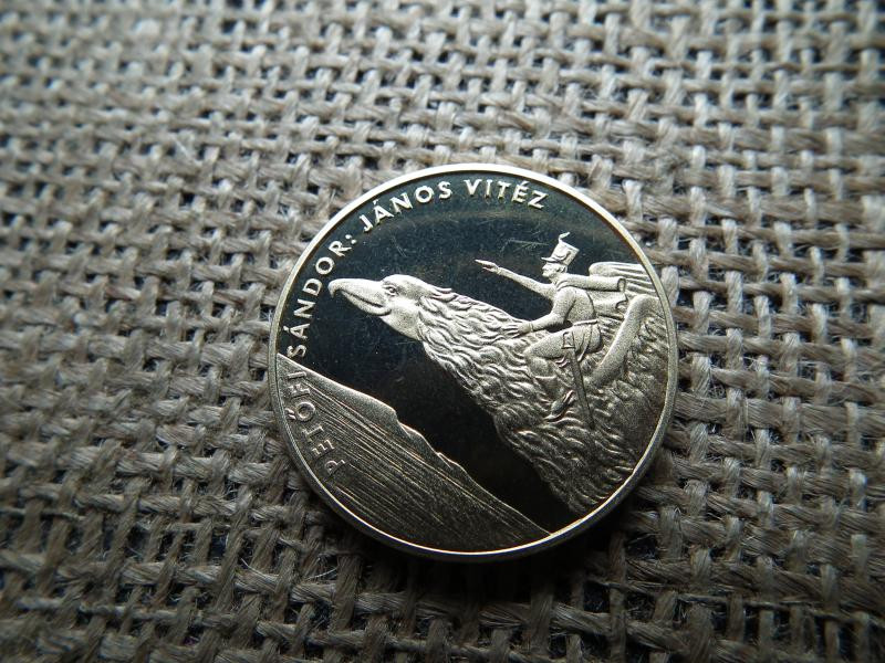 200 forintos érme, 2001, János Vitéz
