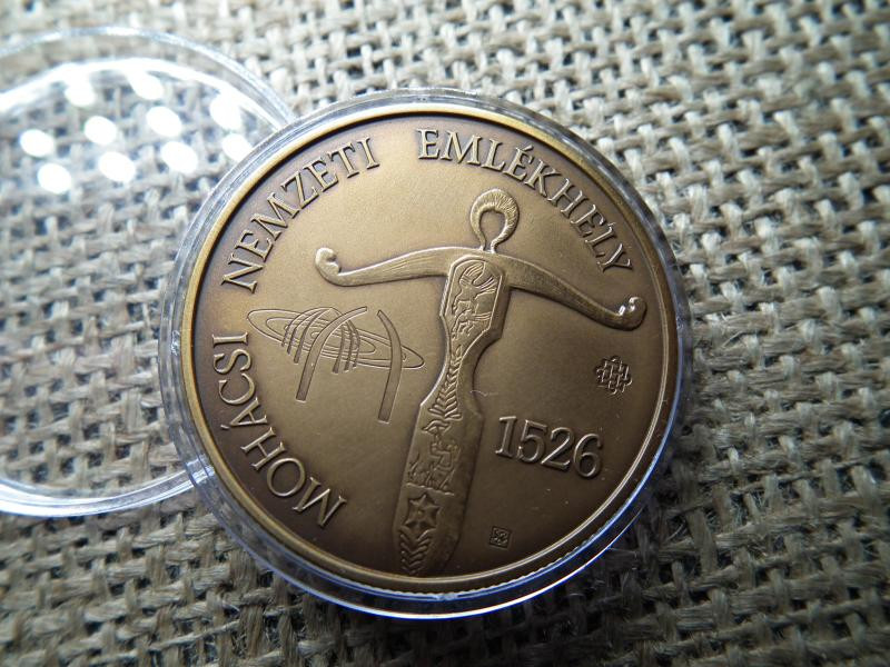 2000 forintos érme, 2015, Mohácsi Nemzeti Emlékhely, BU
