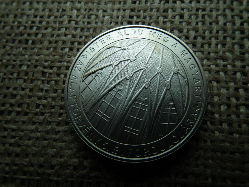 2000 forintos érme, 2016, Alaptörvény, BU