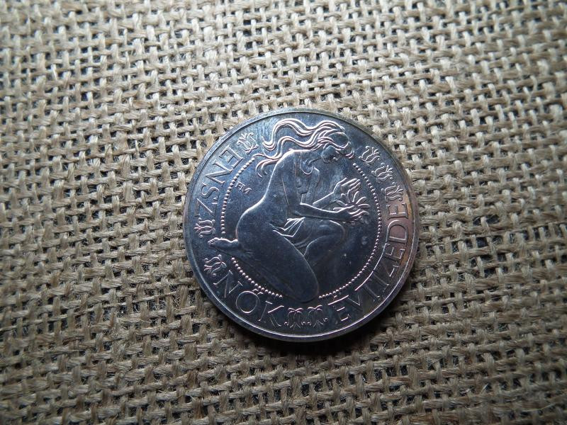 Ezüst 500 forint, 1984, Nők évtizede