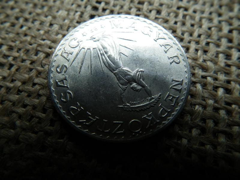 10 forintos érme, 1976, sima redős változat