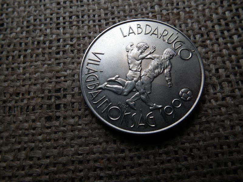 100 forintos érme, 1988, BU, foci