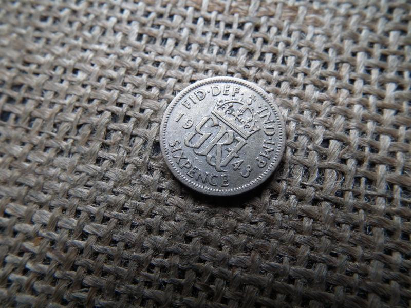 Ezüst 6 pence érme, 1943