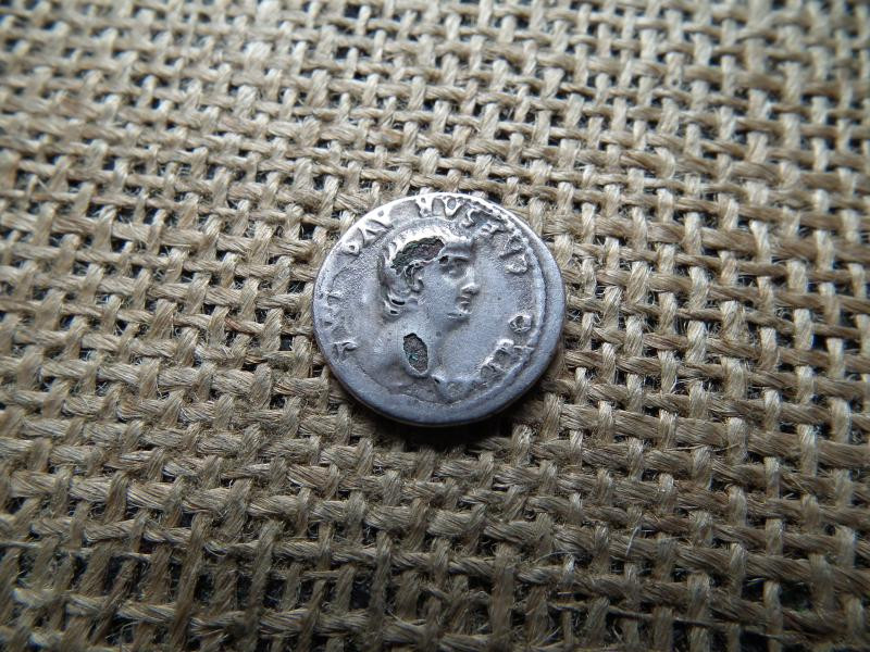 Néro subertus VIRTUS érme, RIC 26, R2 ritkaság