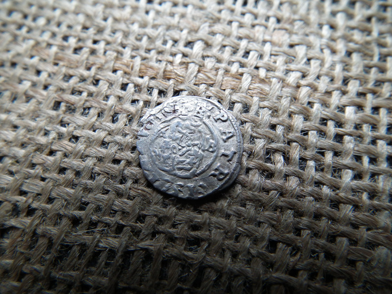 Rudolf , ezüst dénár 1590 KB ?  , Körmöcbánya ! denár  , verdehibás , dupla veret 