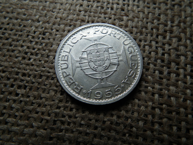 Angola ezüst 20 escudos 1955 , escudo 