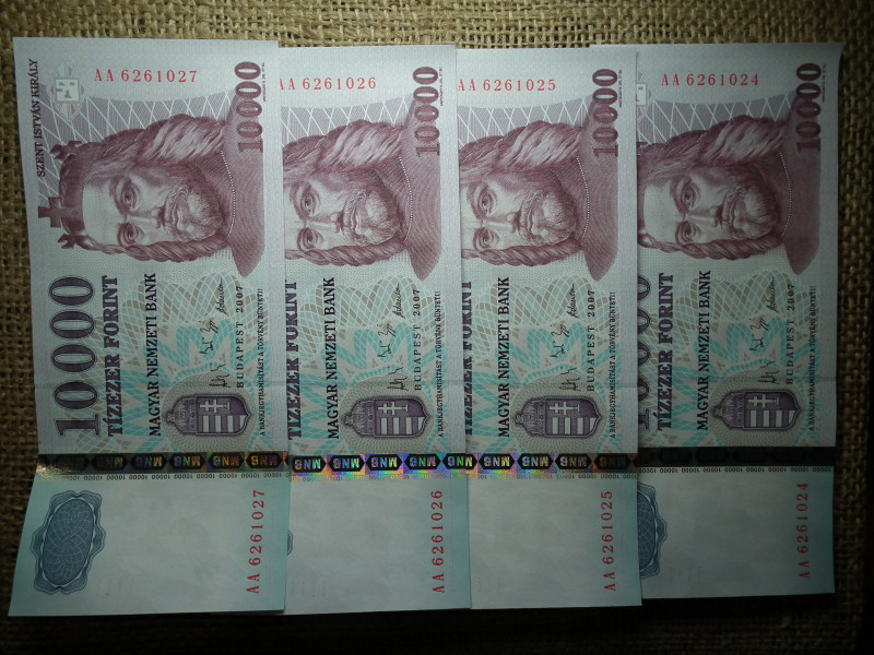 10000 forint 2007 AA , hajtatlan , a UNC - FX 4 db sorszámkövető 