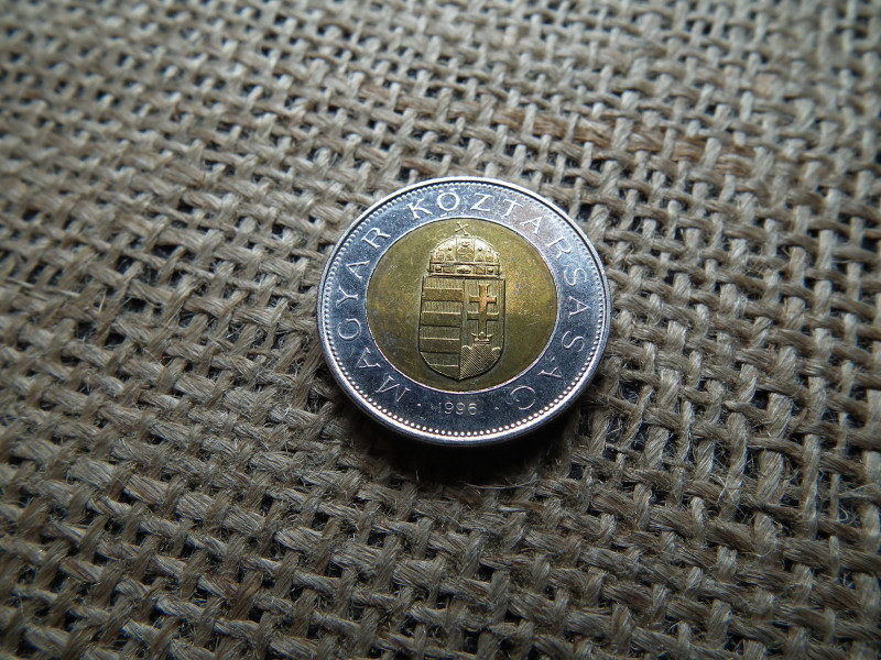 100 forint 1996 , verdefényes 
