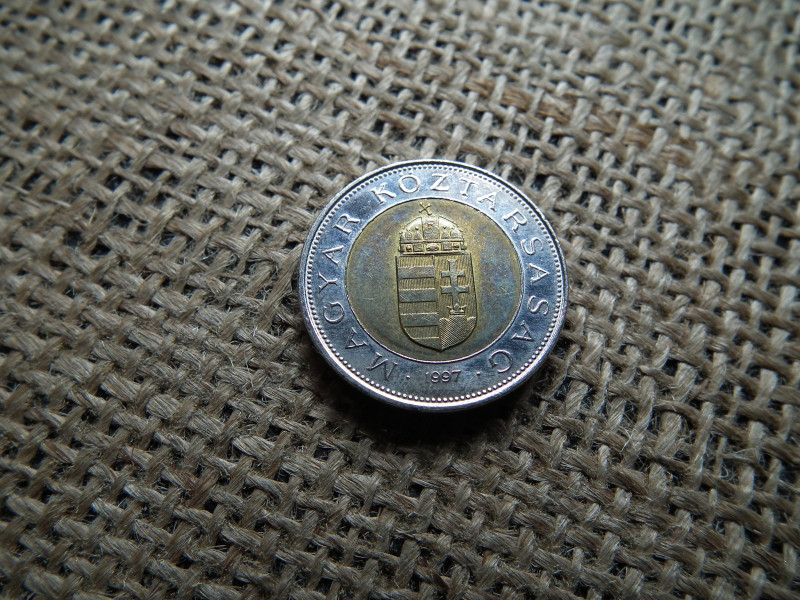 100 forint 1997 , verdefényes 