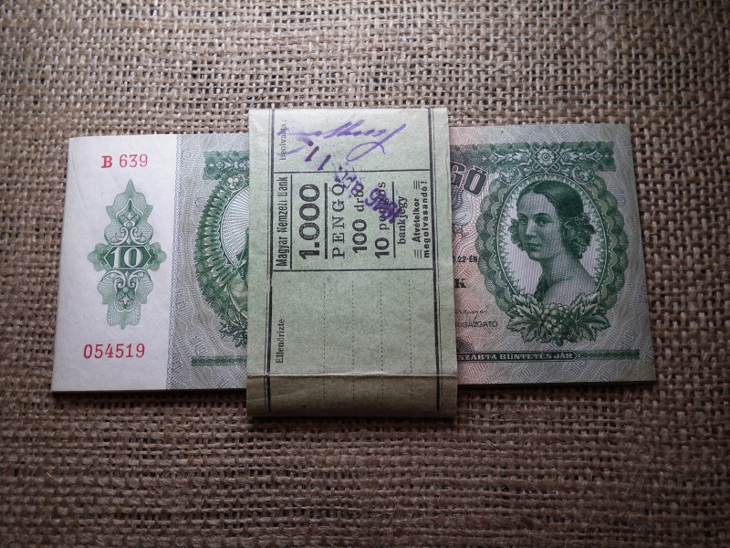 10 pengő 1936 8 db sorszámkövető , hajtatlan ! Eredeti banki kötegelővel ! Magyar Nemzeti Bank 