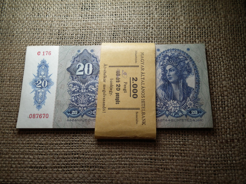 20 pengő 1941 , 17 db gyönyörű - hajtatlan sorszámkövető ! Eredeti banki kötegelő ! Magyar Általános Hitelbank 