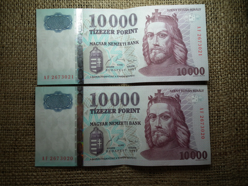 10000 forint 1997 AF , 2 db sorszámkövető 