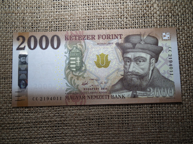 2000 forint 2016 CC  , UNC
