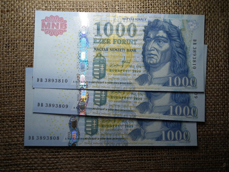 1000 forint 2009 DB , UNC , 3 db sorszámkövető 