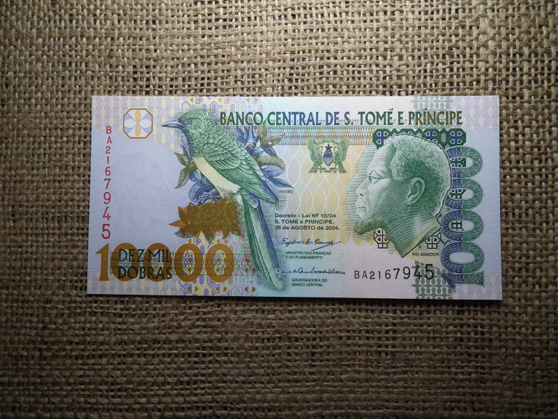 S . Tomé 10000 francs 2004 UNC , C1