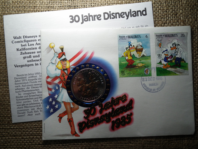Amerika Egyesült Államok , Maldív-szigetek , érem és bélyeges boríték ! 1985 ! 30 éves Disneyland 1955 - 1985 , Kacsa és egér 
